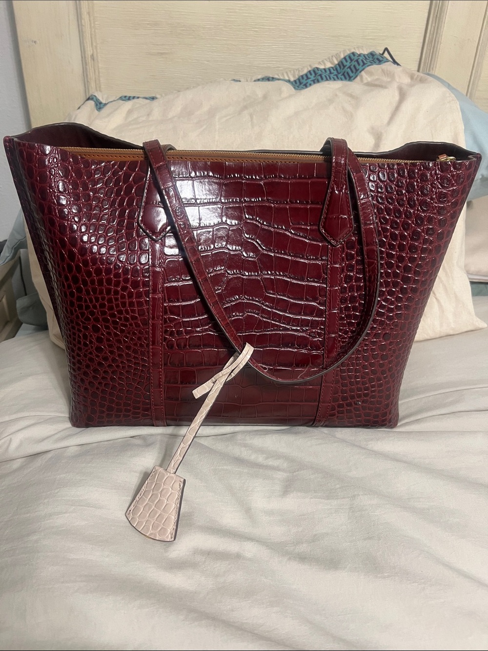Tory Burch Perry Croc Embossed Leather Tote with dust bag - Picture 3 of 8